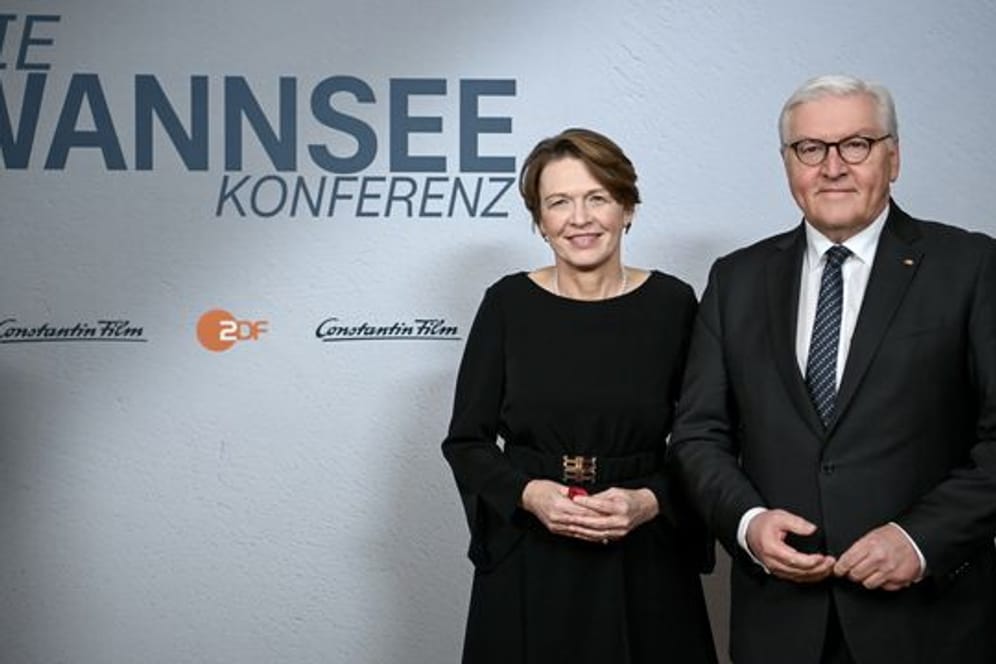 Bundespräsident Frank-Walter Steinmeier und seine Frau Elke Büdenbender kommen zu der Premiere des Films „Die Wannseekonferenz“, in das Kino Zoo-Palast.