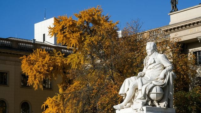 Humboldt-Universität Humboldt-Universität