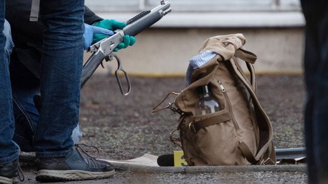 Amoklauf auf Uni-Campus in Heidelberg mit mehreren Verletzten Amoklauf auf Uni-Campus in Heidelberg mit mehreren Verletzten