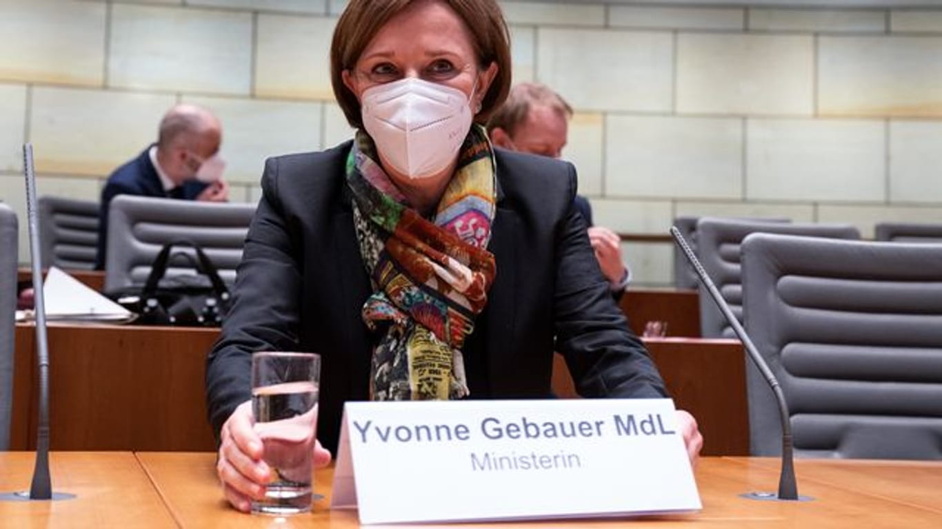 Yvonne Gebauer (FDP), Schulministerin von NRW