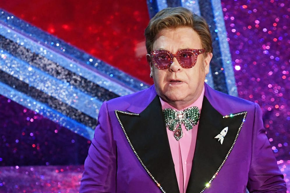 Elton John: Der Musiker wurde positiv auf das Coronavirus getestet.