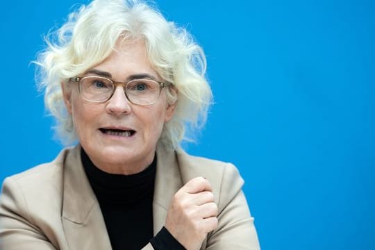 "Wir stehen an Eurer Seite": Christine Lambrecht.