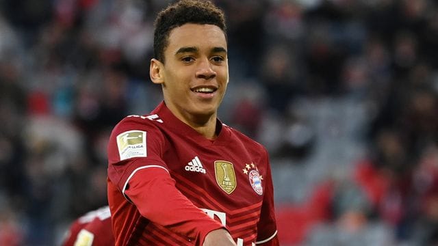 Stellt sich beim Zocken gerne selbst auf: Bayern-Profi Jamal Musiala.