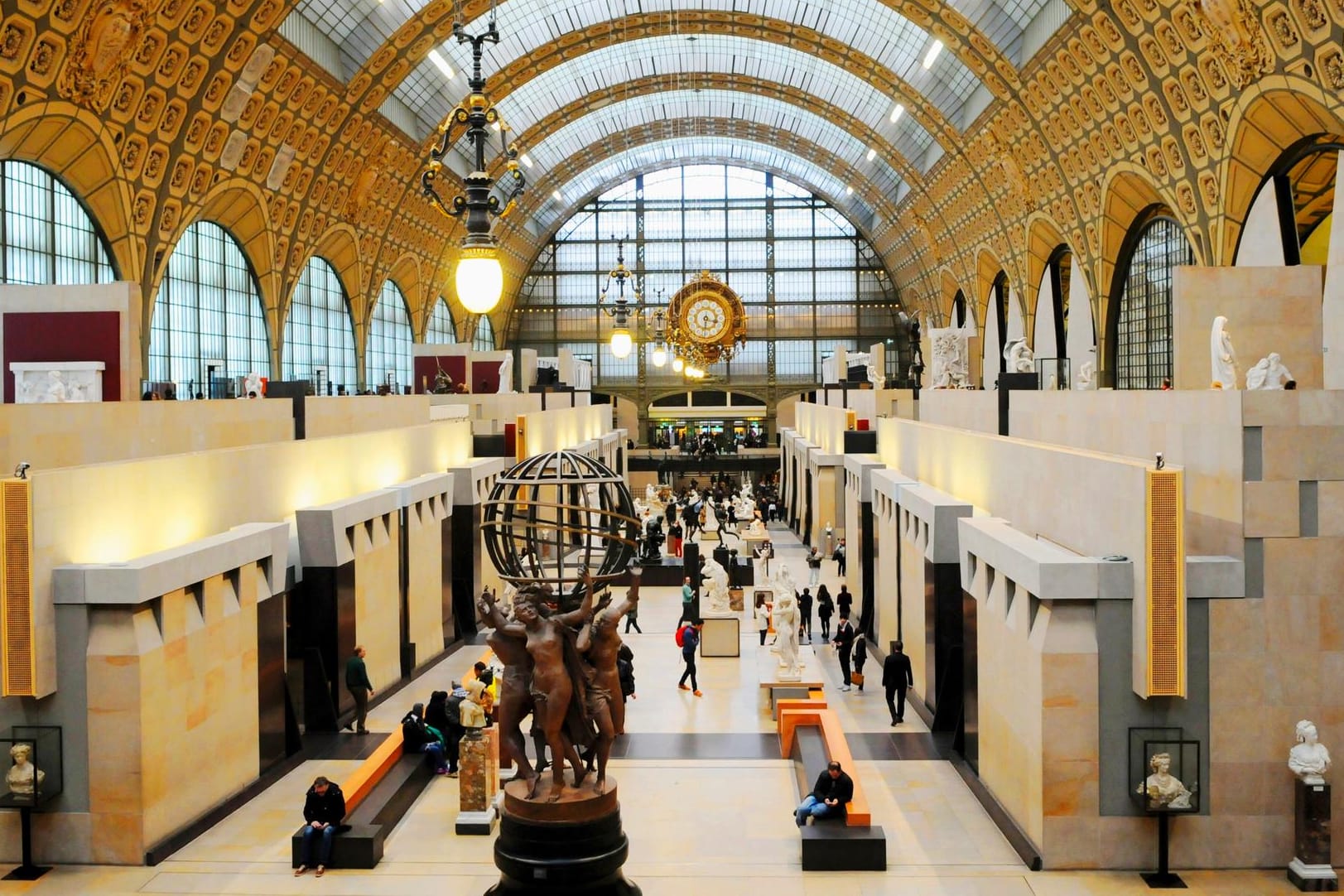 Musée d’Orsay in Paris: Hier wurde unter anderem das Klimt-Gemälde "Rosen unter Bäumen" aufbewahrt.