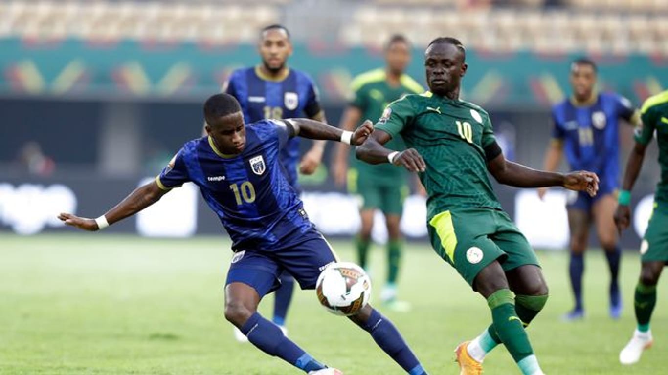 Senegals Sadio Mané (r) musste im Spiel gegen die Kap Verde ausgewechselt werden.