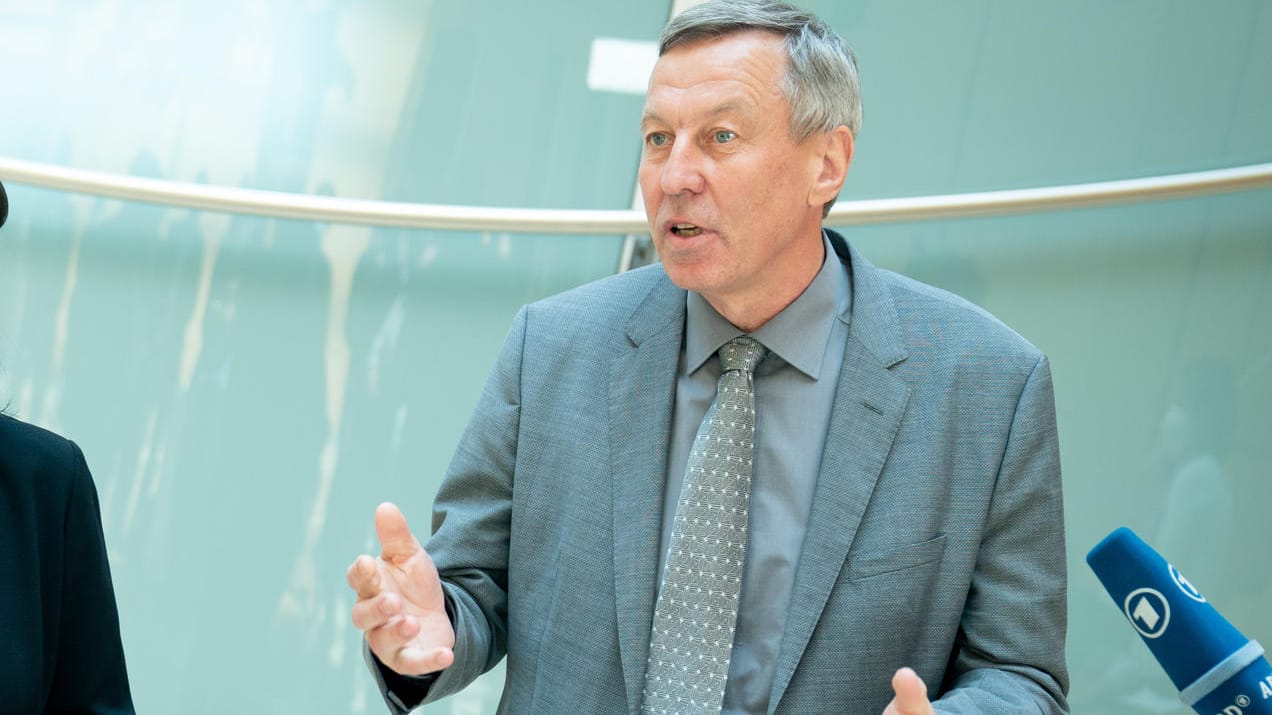 Joachim Wundrak: Der AfD-Politiker erhält einen Sonderplatz im Ausschuss. Joachim Wundrak: Der AfD-Politiker erhält einen Sonderplatz im Ausschuss.