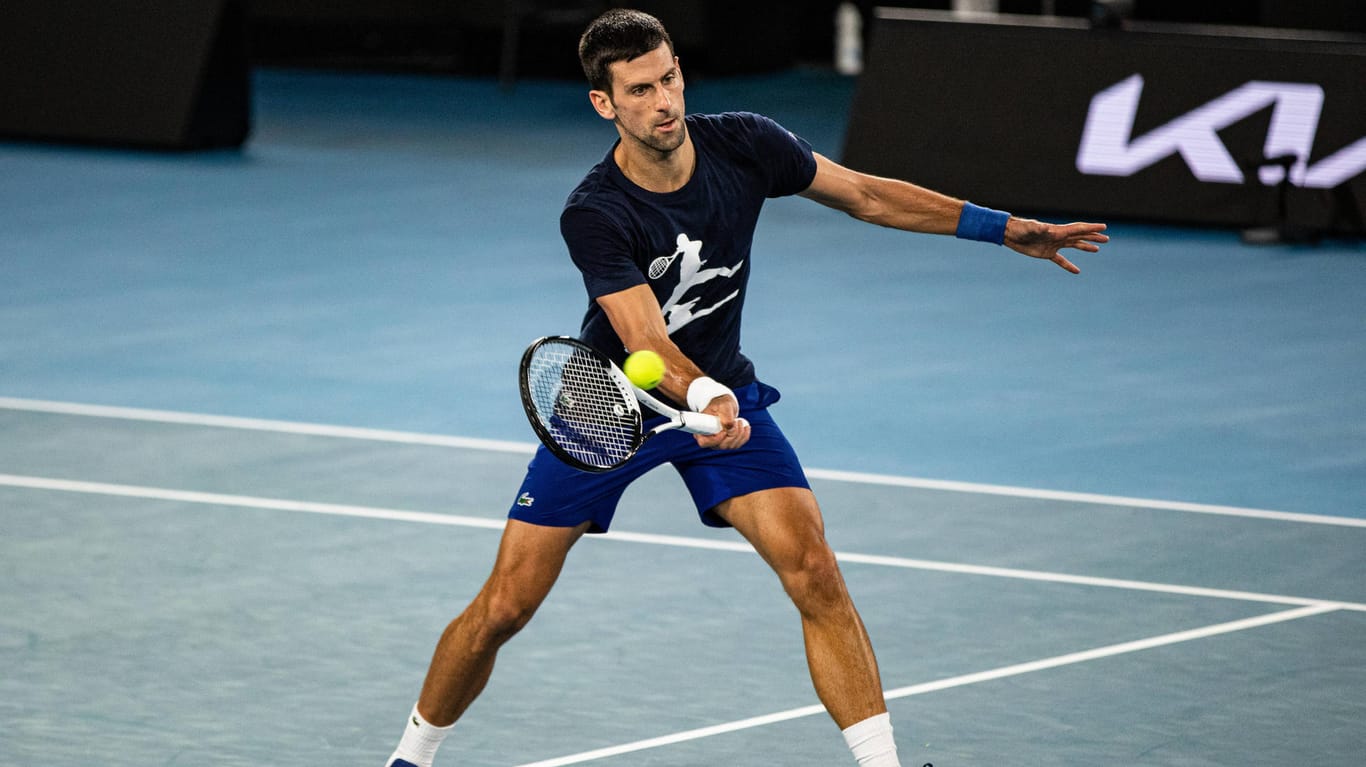 Novak Djokovic: Die Nummer eins der Tennis-Weltrangliste will in Dubai auf den Court zurückkehren.