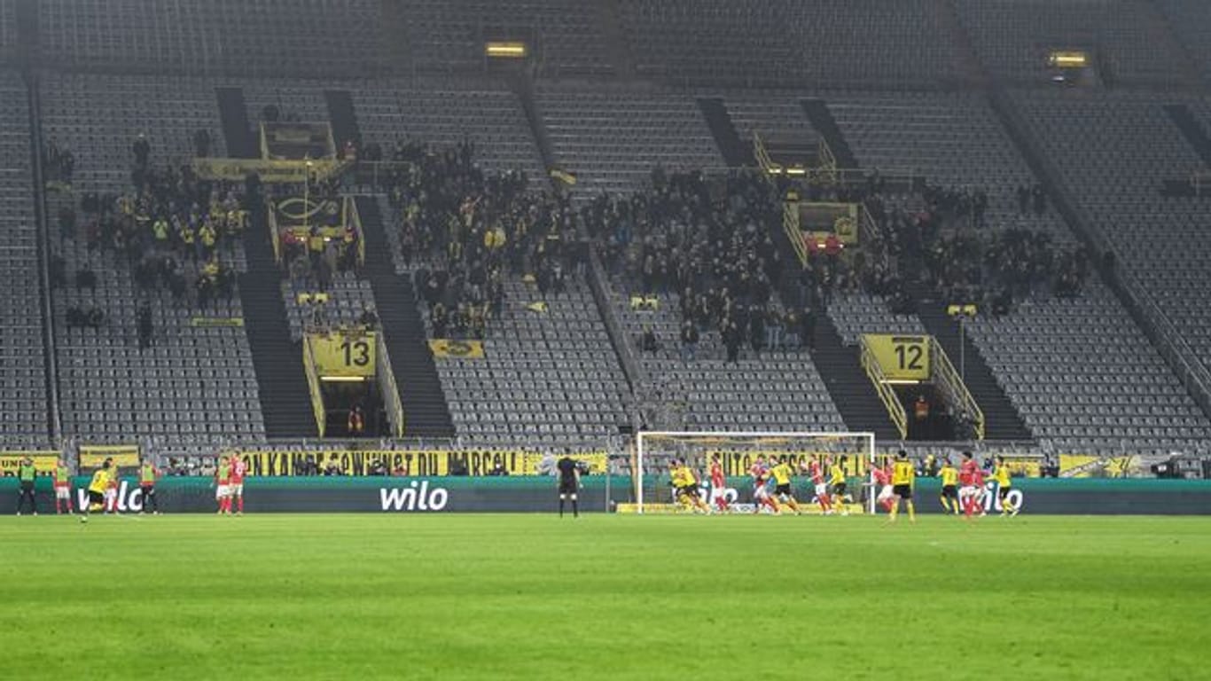 In NRW dürfen aktuell nur 750 Zuschauer in ein Stadion.