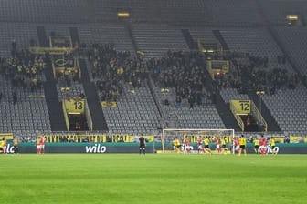 In NRW dürfen aktuell nur 750 Zuschauer in ein Stadion.