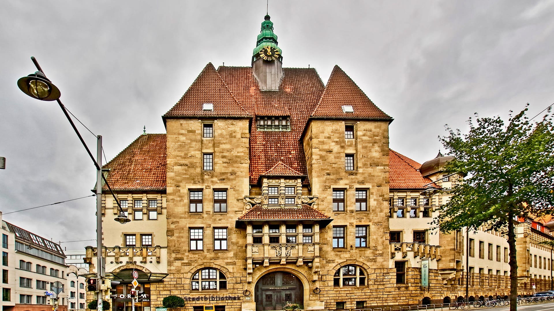 Polizeihaus Bremen (Archivbild): Sermin Riedel wurde zur ersten Polizeibeautragten des Landes gewählt. Polizeihaus Bremen (Archivbild): Sermin Riedel wurde zur ersten Polizeibeautragten des Landes gewählt.