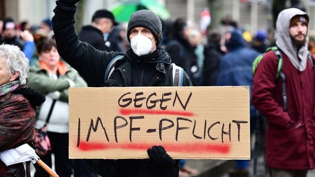 Coronavirus - Protest gegen Corona-Maßnahmen in Berlin
