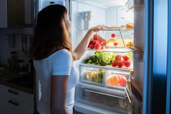 Kühlschrank: Wer die Outdoor-Kühlung benutzt und auf den Kühlschrank verzichtet, kann im Winter viel Strom sparen. (Symbolbild)