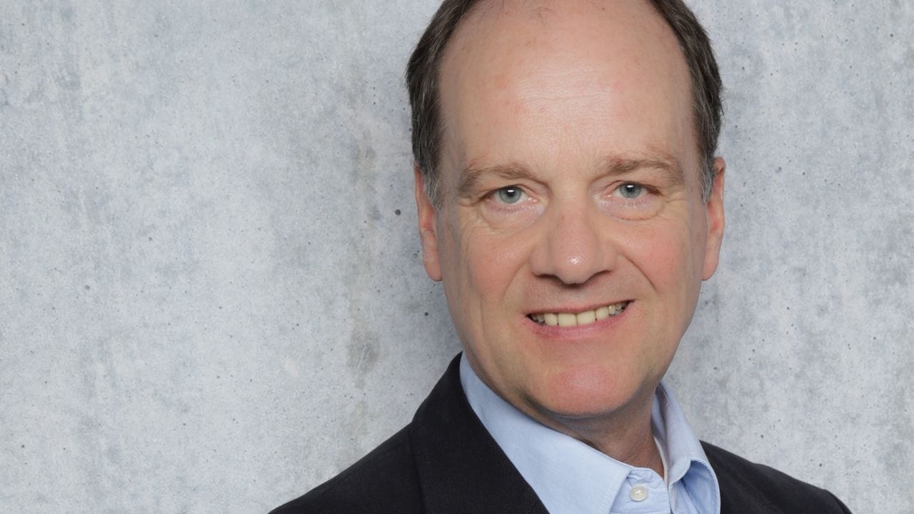 Karsten Brandt ist Geschäftsführer des Deutschen Tapeten-Instituts. Karsten Brandt ist Geschäftsführer des Deutschen Tapeten-Instituts.