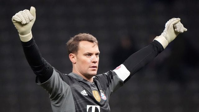 Wird nach Ansicht von Vorstandschef Oliver Kahn auch noch mit 40 Jahren im Tor stehen: Münchens Torhüter Manuel Neuer. Wird nach Ansicht von Vorstandschef Oliver Kahn auch noch mit 40 Jahren im Tor stehen: Münchens Torhüter Manuel Neuer.