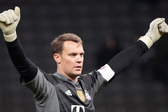 Wird nach Ansicht von Vorstandschef Oliver Kahn auch noch mit 40 Jahren im Tor stehen: Münchens Torhüter Manuel Neuer.