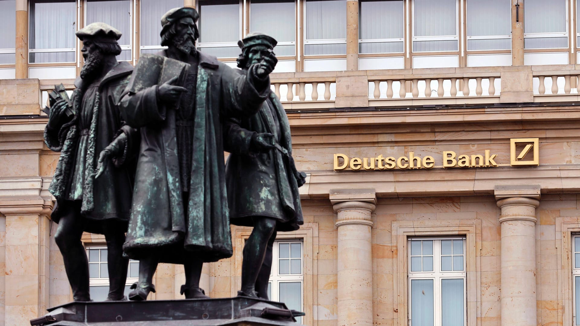 Das Logo der Deutschen Bank Logo an einem Gebäude in Frankfurt (Symbolbild): Für das Geldhaus war 2021 ein sehr erfolgreiches Jahr. Das Logo der Deutschen Bank Logo an einem Gebäude in Frankfurt (Symbolbild): Für das Geldhaus war 2021 ein sehr erfolgreiches Jahr.