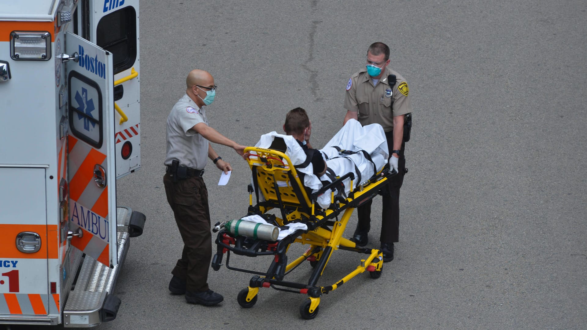 Krankentransport in Boston (Symbolbild): Die Liste für Transplantationen ist lang, ein junger Mann wurde von ihr gestrichen. Krankentransport in Boston (Symbolbild): Die Liste für Transplantationen ist lang, ein junger Mann wurde von ihr gestrichen.