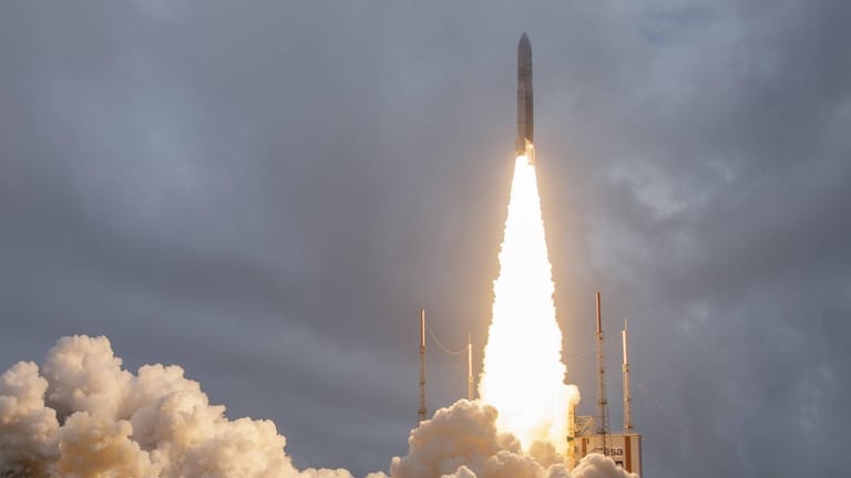 Start einer Ariane-Rakete (Symbolbild): Der Wissenschaftler hatte wohl den Auftrag, Informationen über die Raketenforschung zu sammeln.