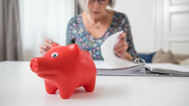 Wer mit seinem Riester-Vertrag nicht mehr zufrieden ist, sollte ihn nicht gleich kündigen. Wer mit seinem Riester-Vertrag nicht mehr zufrieden ist, sollte ihn nicht gleich kündigen.