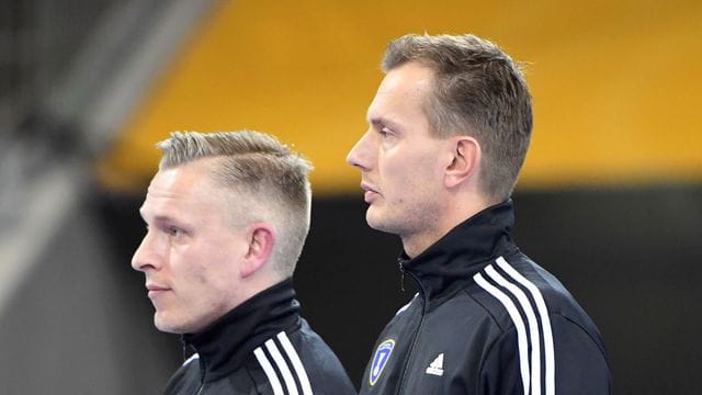 Werden das Finale der Handball-EM leiten: Das deutsche Schiedsrichter-Gespann Robert Schulze (l) und Tobias Tönnies.