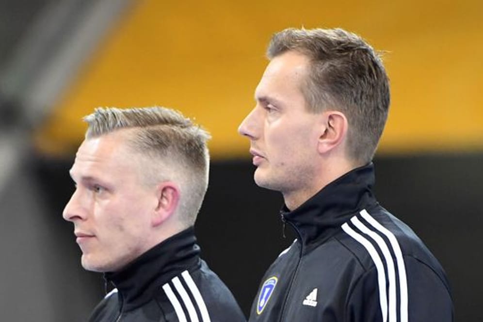 Werden das Finale der Handball-EM leiten: Das deutsche Schiedsrichter-Gespann Robert Schulze (l) und Tobias Tönnies.