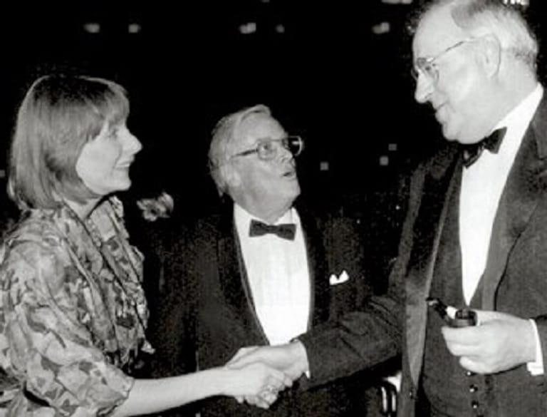Gabrielle Hoffmann begegnete beim Berliner Presseball einst Helmut Kohl.