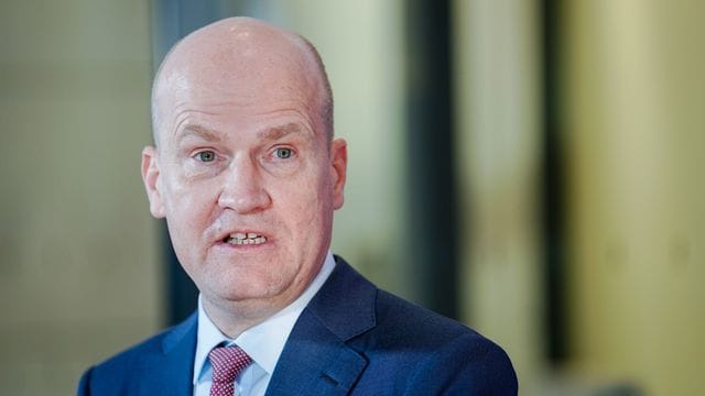 Ralph Brinkhaus wird nicht erneut für das Amt des Fraktionsvorsitzenden kandidieren. Ralph Brinkhaus wird nicht erneut für das Amt des Fraktionsvorsitzenden kandidieren.