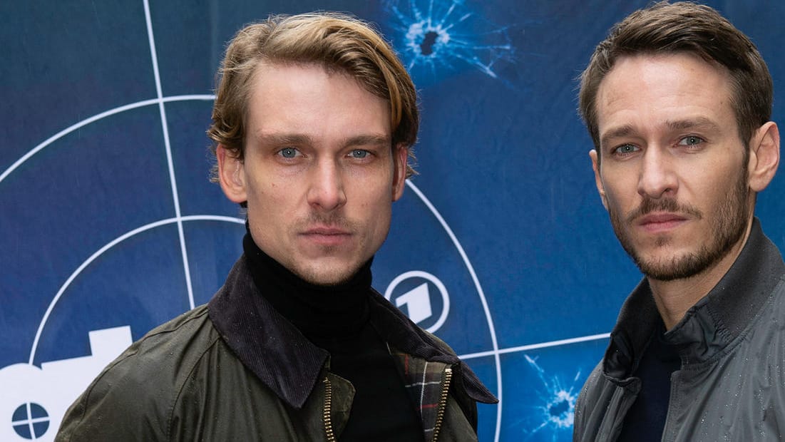 Der neue SR-"Tatort": Eie Hauptkommissare Adam Schürk (Daniel Sträßer) und Leo Hölzer (Vladimir Burlakov) ermitteln in Saarbrücken.