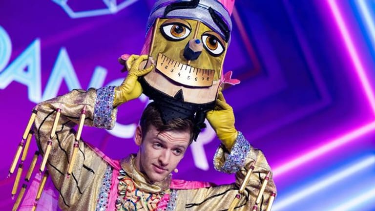 Schauspieler Timur Bartels steckt hinter der Figur "Der Buntstift" in der Prosieben-Show "The Masked Dancer".