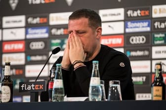 Mönchengladbachs Sportdirektor Max Eberl erklärt seinen Rücktritt aus gesundheitlichen Gründen.
