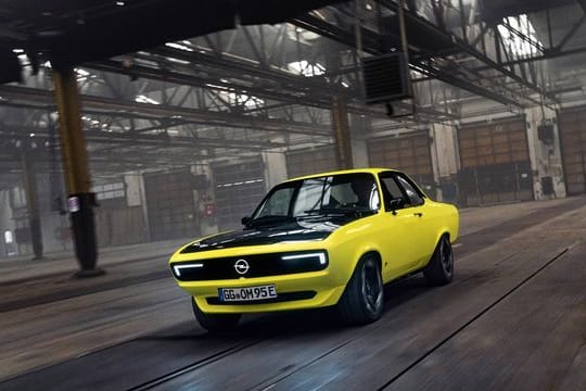 Restomod made by Opel: Die Hessen haben 2021 den Manta GSE Elektromod auf die Räder gestellt - voll elektrisch.