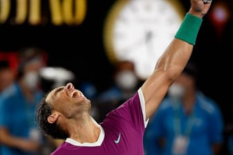 Rafael Nadal feiert seinen Sieg im Halbfinale über den Italiener Matteo Berrettini.