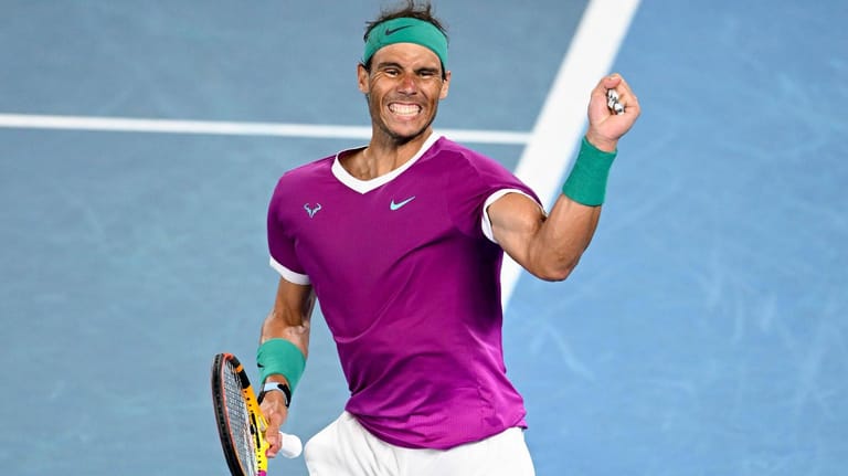 Unbändige Freude auch mit 35 Jahren: Rafael Nadal hat nach langer Verletzungspause und einer Corona-Erkrankung das Finale der Australian Open erreicht.