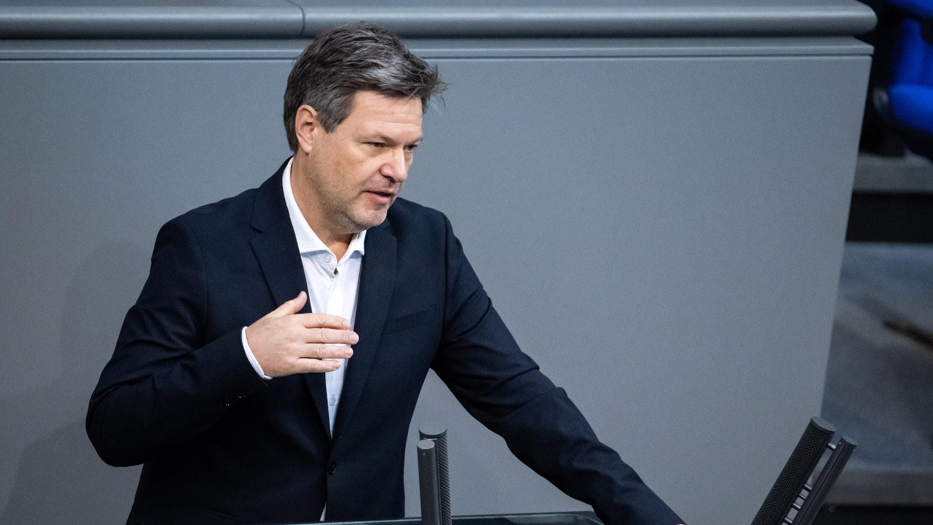 Robert Habeck: Gegen den Nachtragshaushalt klagen? Das gefällt dem Minister nicht. Robert Habeck: Gegen den Nachtragshaushalt klagen? Das gefällt dem Minister nicht.