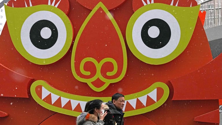 Jahr des Tigers: Wegen der Pandemie sollen die Chinesen über ihr Neujahrsfest wieder nicht in die Heimat fahren.