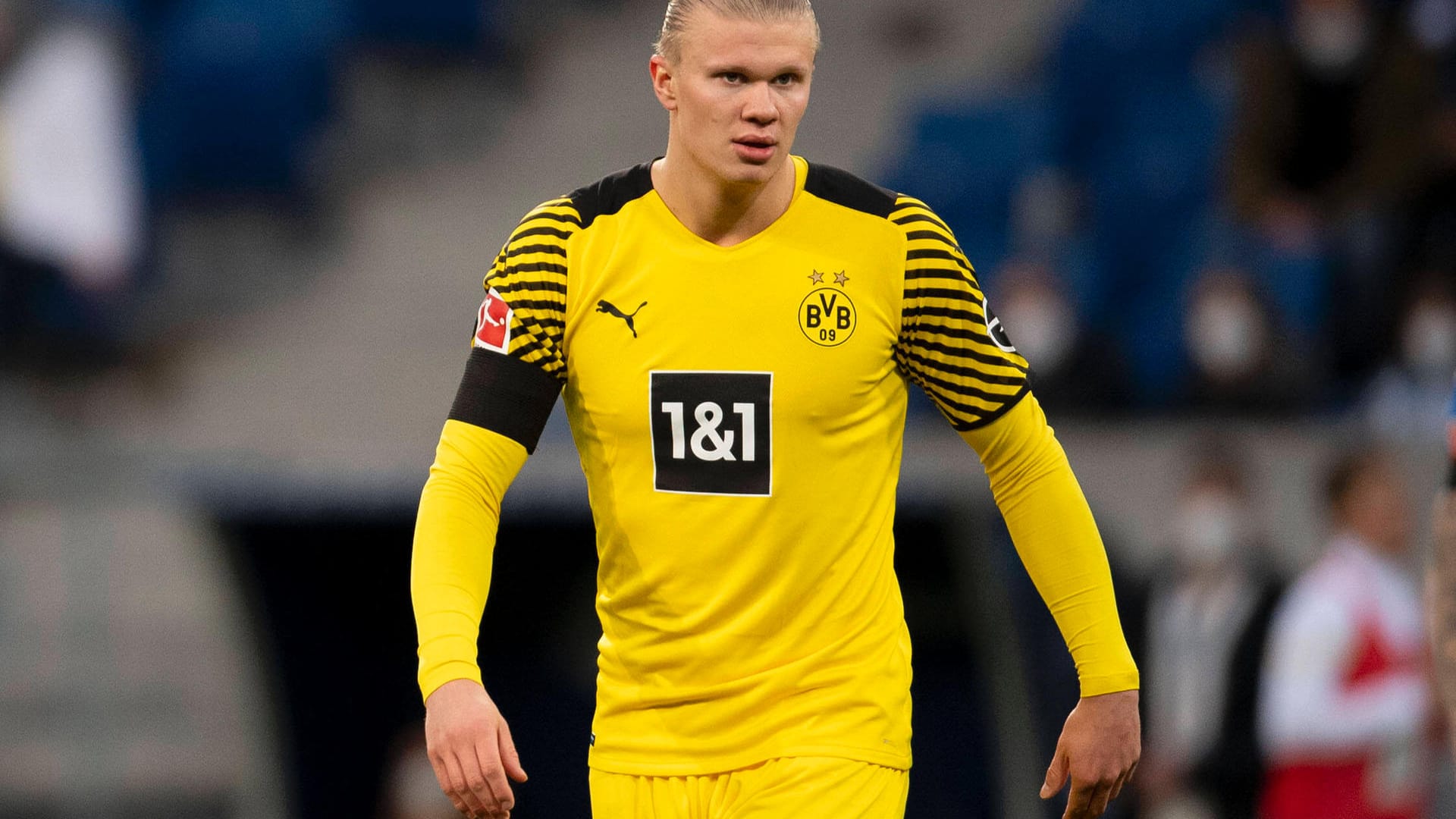 Erling Haaland (Archivbild): Wenn die Fußballerkarriere irgendwann einmal vorbei ist, will er Kühe füttern und Traktor fahren. Erling Haaland (Archivbild): Wenn die Fußballerkarriere irgendwann einmal vorbei ist, will er Kühe füttern und Traktor fahren.
