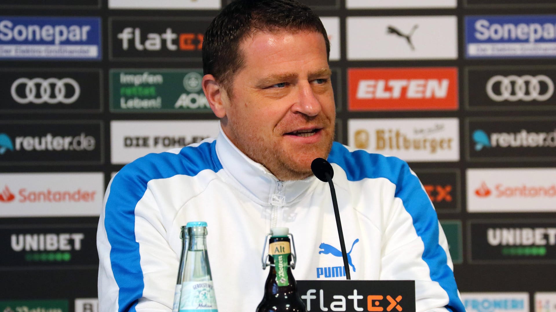 Gladbachs Sportdirektor Max Eberl bei einer Pressekonferenz Mitte Januar: Verkündet er nun seinen Abschied von der Borussia? Gladbachs Sportdirektor Max Eberl bei einer Pressekonferenz Mitte Januar: Verkündet er nun seinen Abschied von der Borussia?