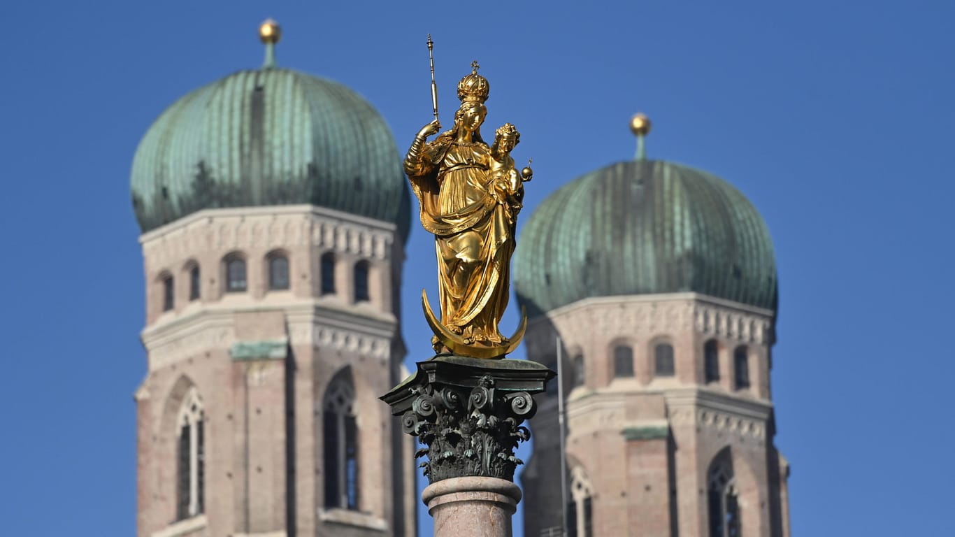 Goldene Madonna auf dem Marienplatz in München (Symbolbild): Die Veranstaltung trägt den Namen "Betroffene hören".