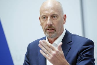 Carsten Meyer-Heder auf einer Pressekonferenz: Bei der kommenden Bürgerwahl wird er nicht mehr kandidieren.