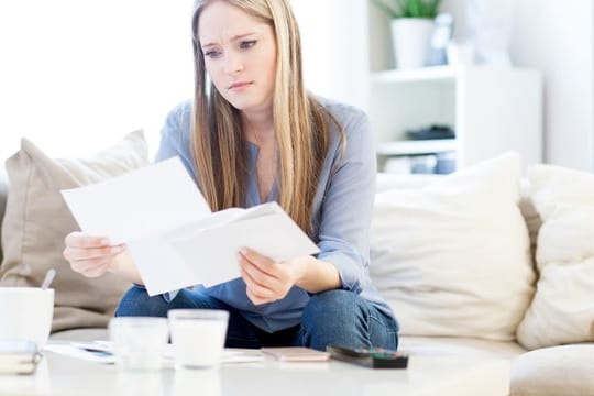 Wenn eine Betriebskostenabrechnung für die Mietwohnung unerwartet hoch ausfällt, sollte man die Belege des Vermieters für die Einzelposten prüfen. Wenn eine Betriebskostenabrechnung für die Mietwohnung unerwartet hoch ausfällt, sollte man die Belege des Vermieters für die Einzelposten prüfen.
