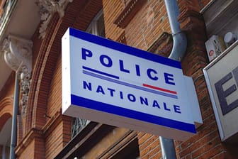 Polizeistation in Frankreich: Die Polizei hatte mehr als 24 Stunden lang nach der Mutter gefahndet.