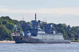 Bundeswehr nimmt Fregatte "Rheinland-Pfalz" ab