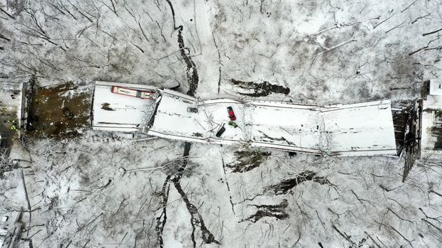 Die Ursache für den Einsturz der Brücke wird noch untersucht.