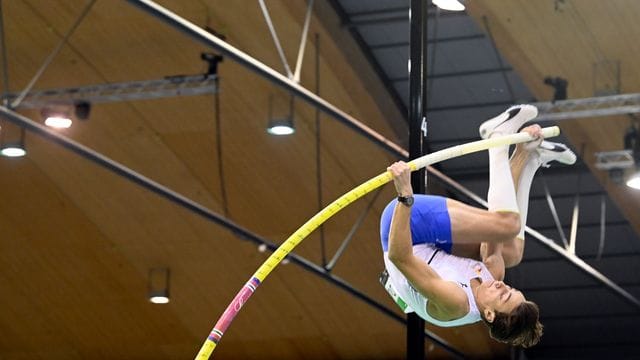 Gewann beim Karlsruher Meeting mit 6,02 Metern: Stabhochspringer Armand Duplantis aus Schweden.