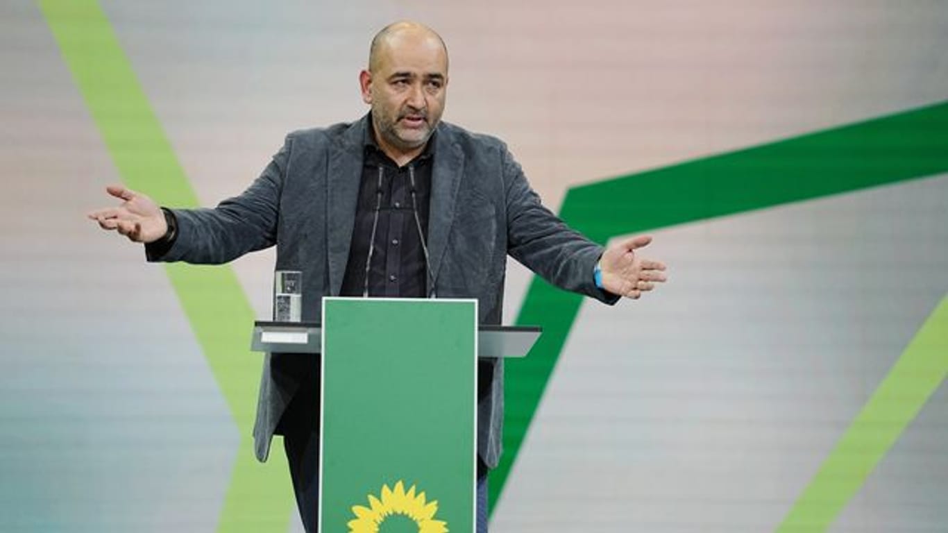 Grünen-Politiker Omid Nouripour löst Robert Habeck als Parteivorsitzenden ab.