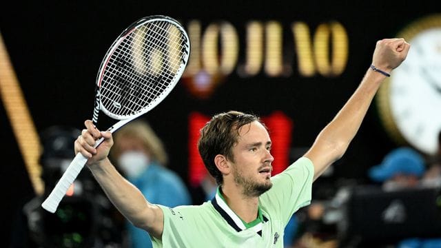 Der Russe Daniil Medwedew dürfte mit einem Finalsieg gegen Rafael Nadal den Spitzenplatz in der Weltrangliste übernehmen. Der Russe Daniil Medwedew dürfte mit einem Finalsieg gegen Rafael Nadal den Spitzenplatz in der Weltrangliste übernehmen.
