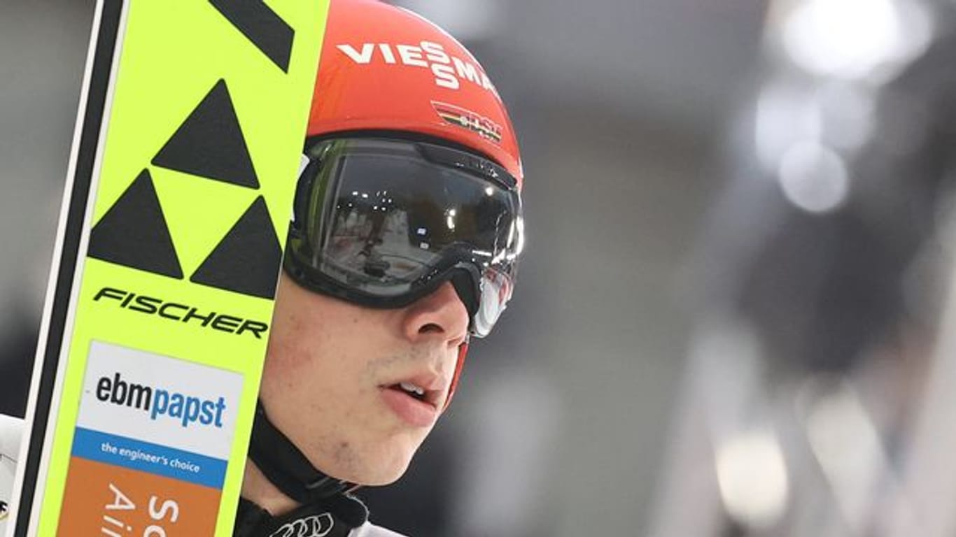 Skispringer Constantin Schmid reist nach den zwei obligatorischen Corona-Tests zu den Olympischen Winterspielen nach Peking.