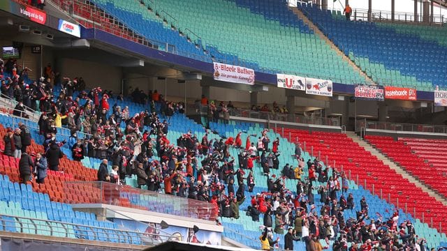 Derzeit sind in Leipzig nur wenige Zuschauer im Stadion erlaubt. Derzeit sind in Leipzig nur wenige Zuschauer im Stadion erlaubt.