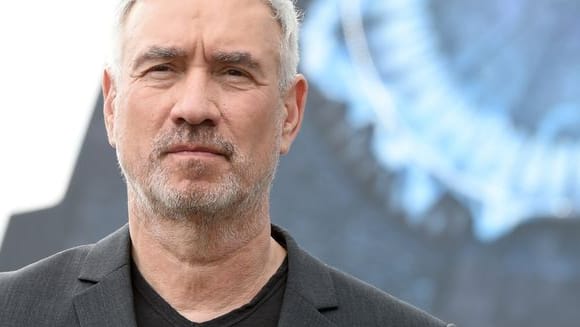 Roland Emmerich: Der Filmemacher spricht erstmals über eine schwere Erkrankung.