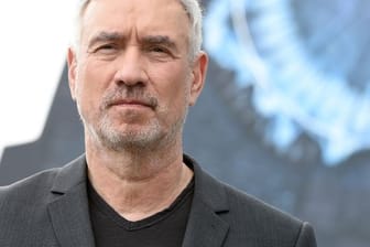 Roland Emmerich: Der Filmemacher spricht erstmals über eine schwere Erkrankung.